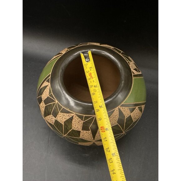 Sgraffito Carved Pottery Vase Nicaragua Bismarck Ocampo Signed Folk Art - Picture 8 of 11